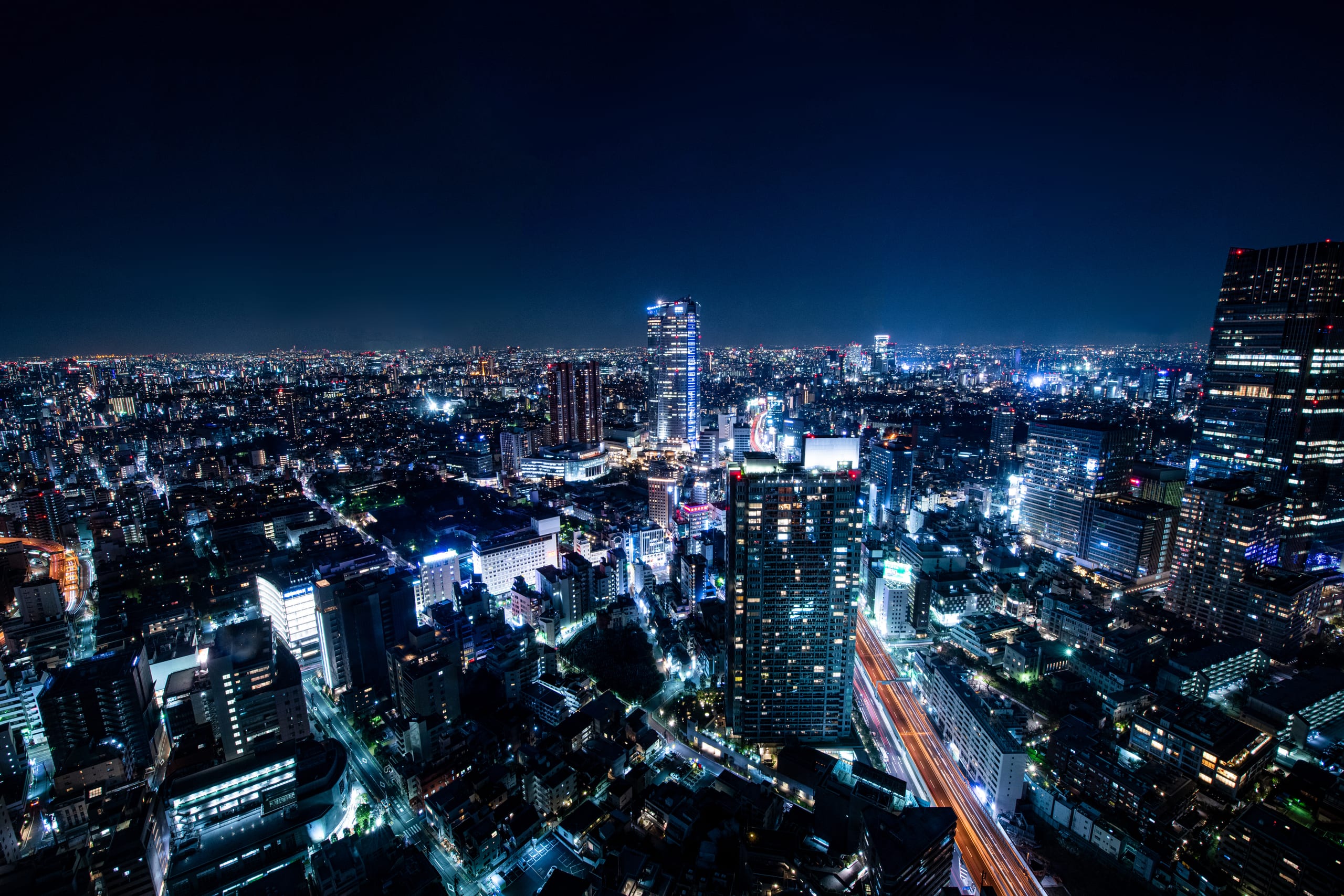 夜景に広がる都市の眺望